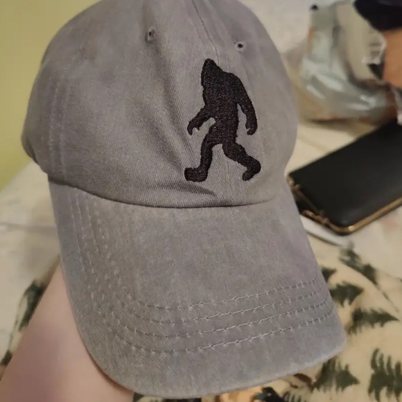 🆕 Sasquatch Bigfoot Embroidered Baseball Cap - Classic Grey - Picture 3 of 6